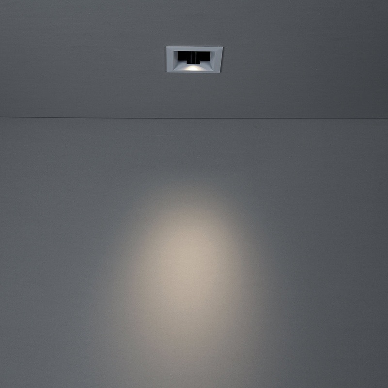 Pulldown Recessed in White/Black